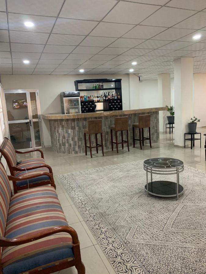 פריטאון Sky Inn Hotel מראה חיצוני תמונה
