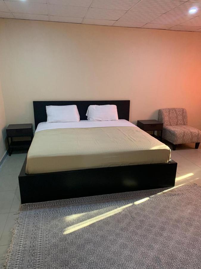 פריטאון Sky Inn Hotel מראה חיצוני תמונה